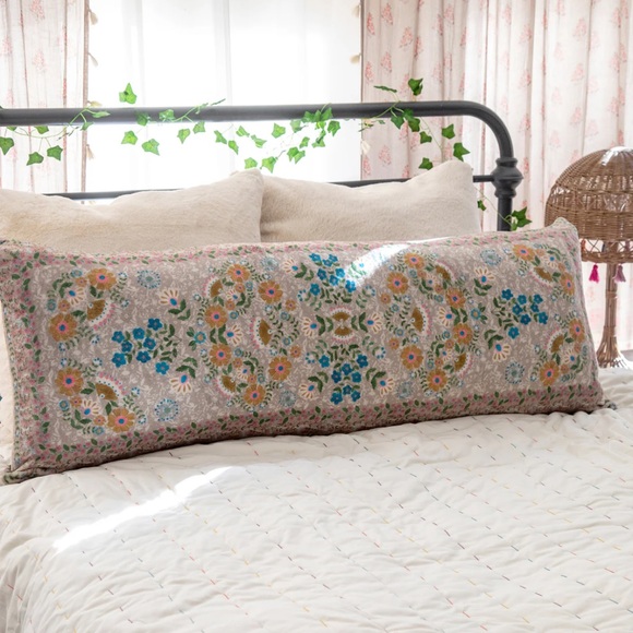 NATURAL LIFE Other - Natural Life Body Pillow Cover